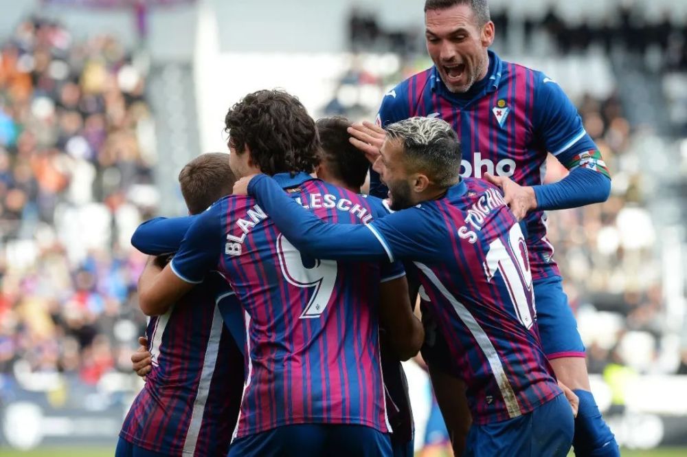 攻守兼备的 攻守兼备的