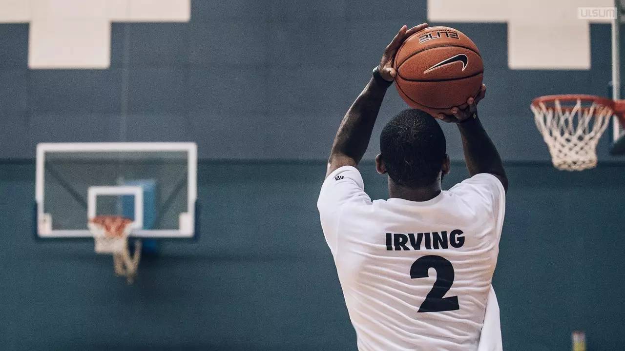 随着足球界 随着足球界